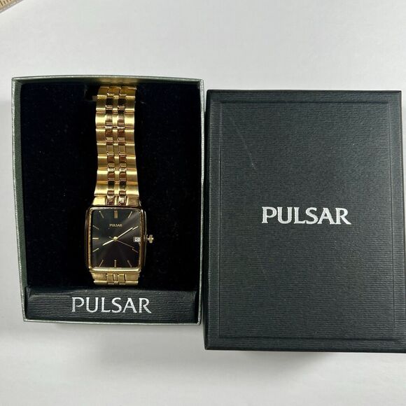 Men's Pulsar rectangular Watch Quartz. Mov't Japan VX32-X154 Gold Black date - Picture 9 of 13